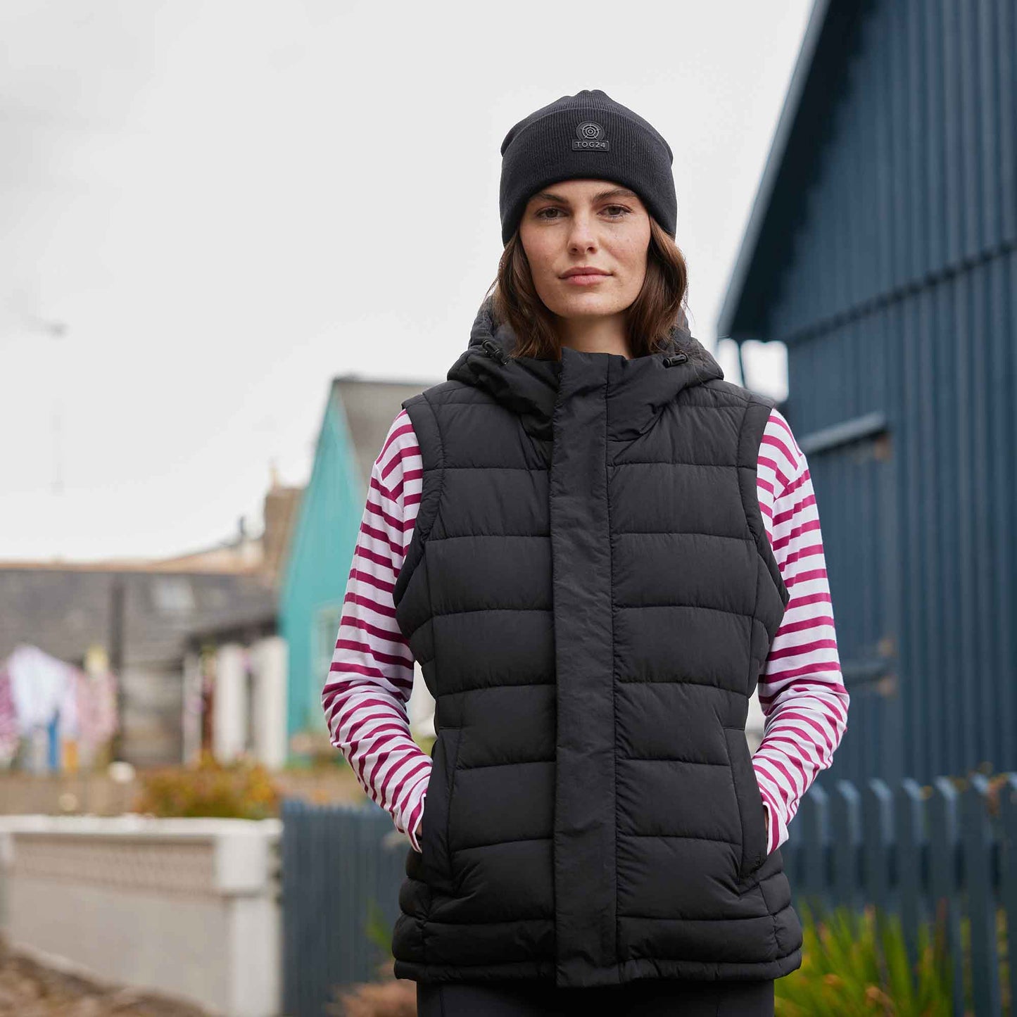 Wyness Womens Shower Resistant Insulated Jacket - Black