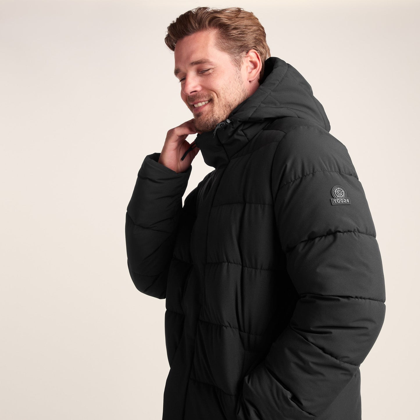Tunnard Mens Short Shower Resistant Insulated Jacket - Black