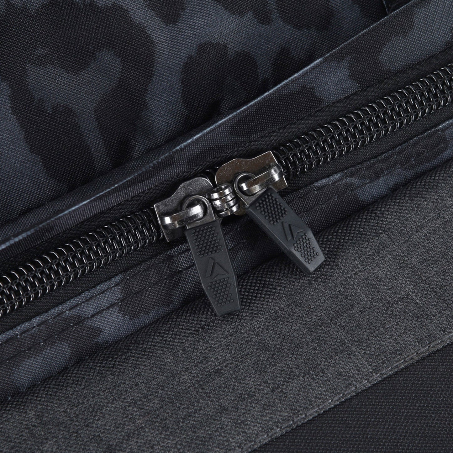 Surfanic Maxim 3.0 70L Roller Bag - Jet Black