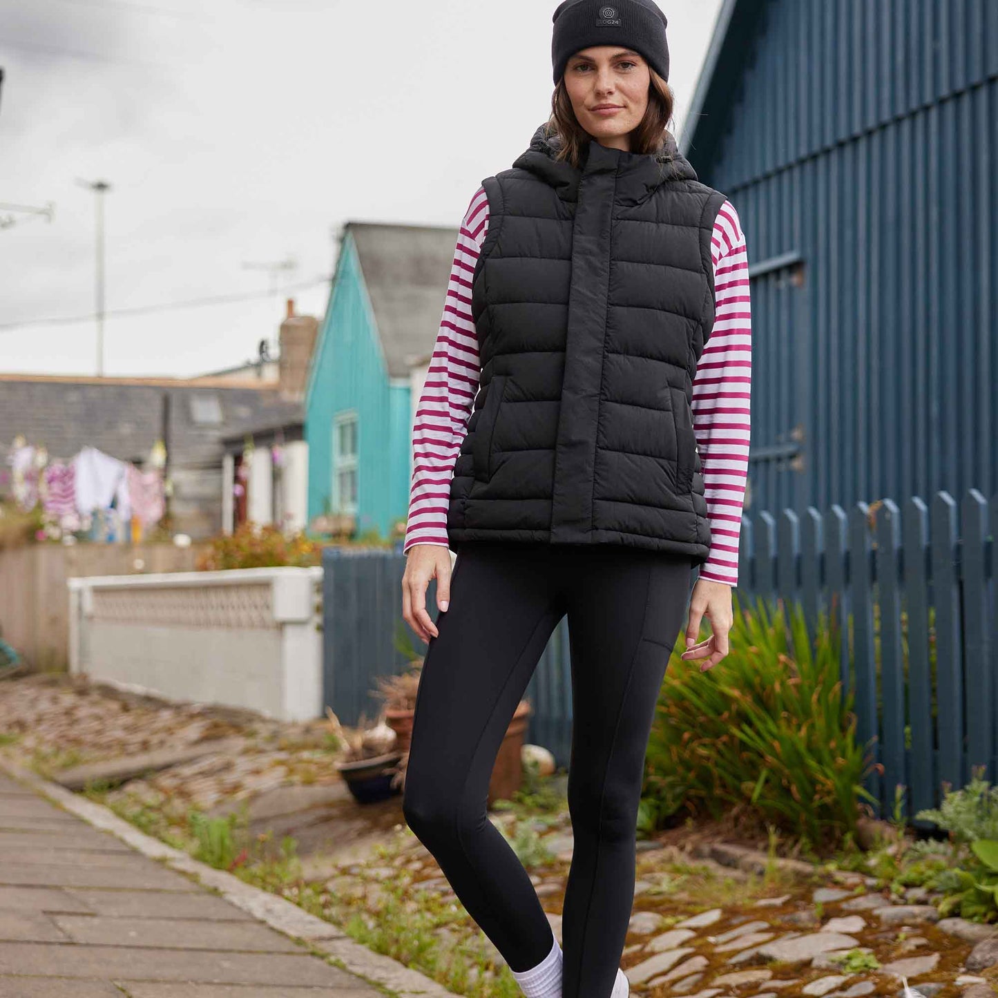 Wyness Womens Shower Resistant Insulated Jacket - Black